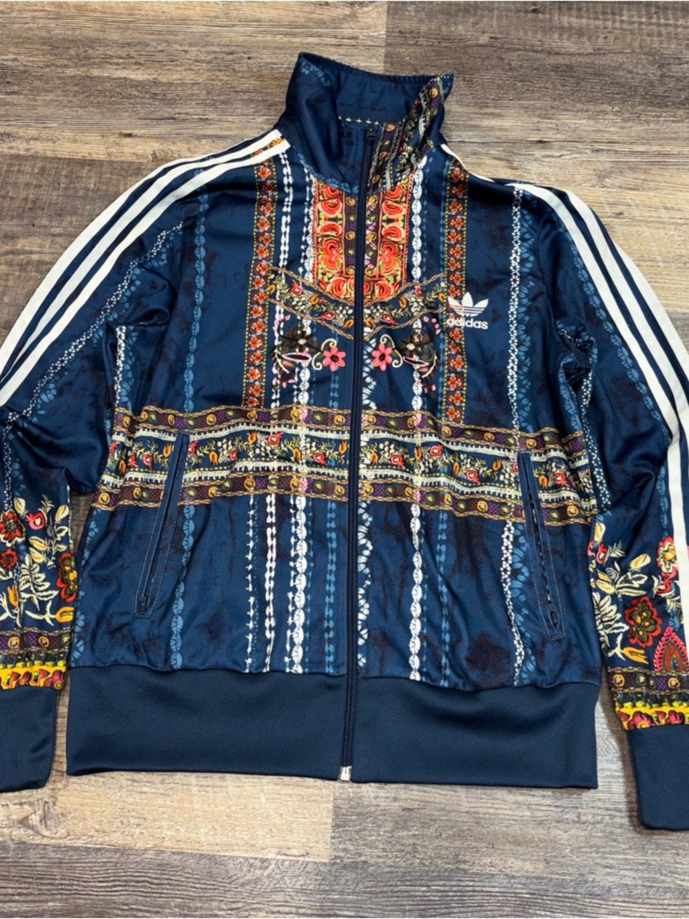 SoldAdidas X Farm Rio - Picture 2 of 7